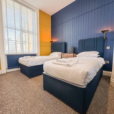 Delmont Hotel Scarborough Buitenkant foto