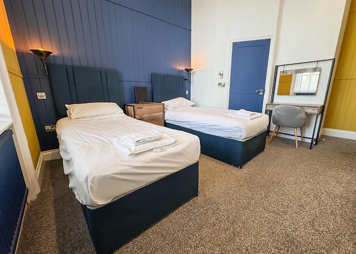 Delmont Hotel