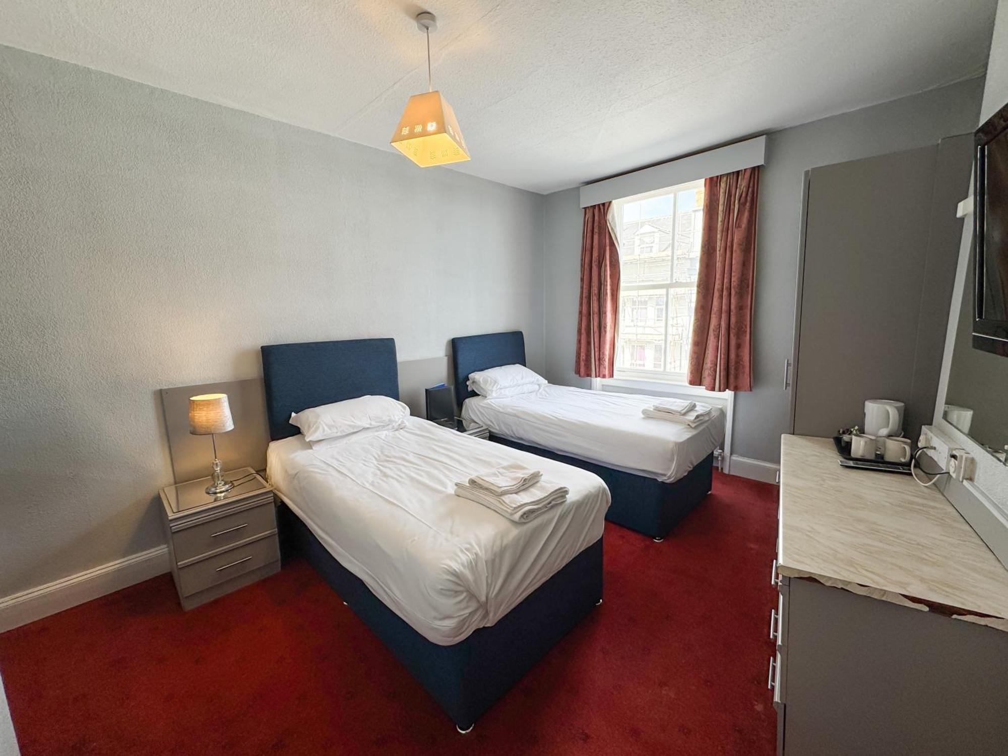 Delmont Hotel Scarborough
