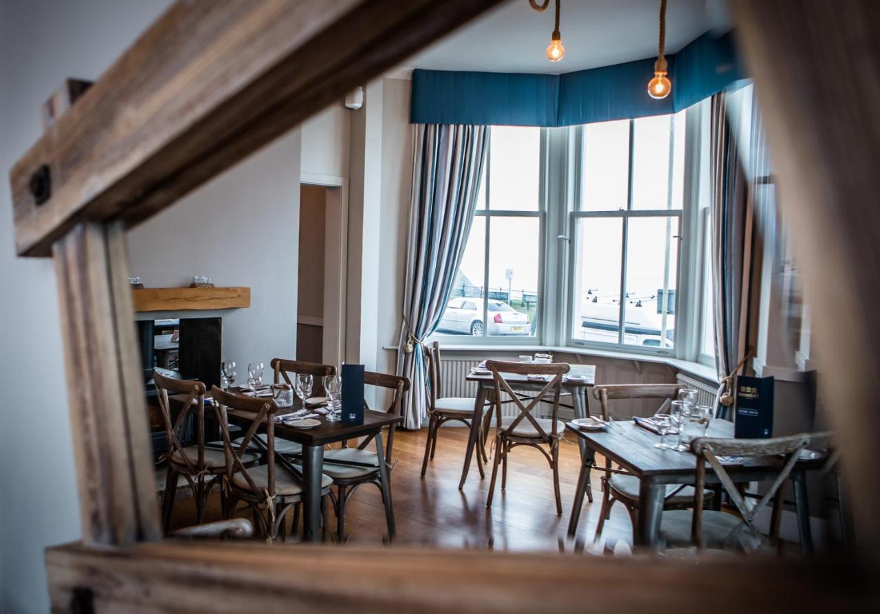 Delmont & View Restaurant Hotel Scarborough