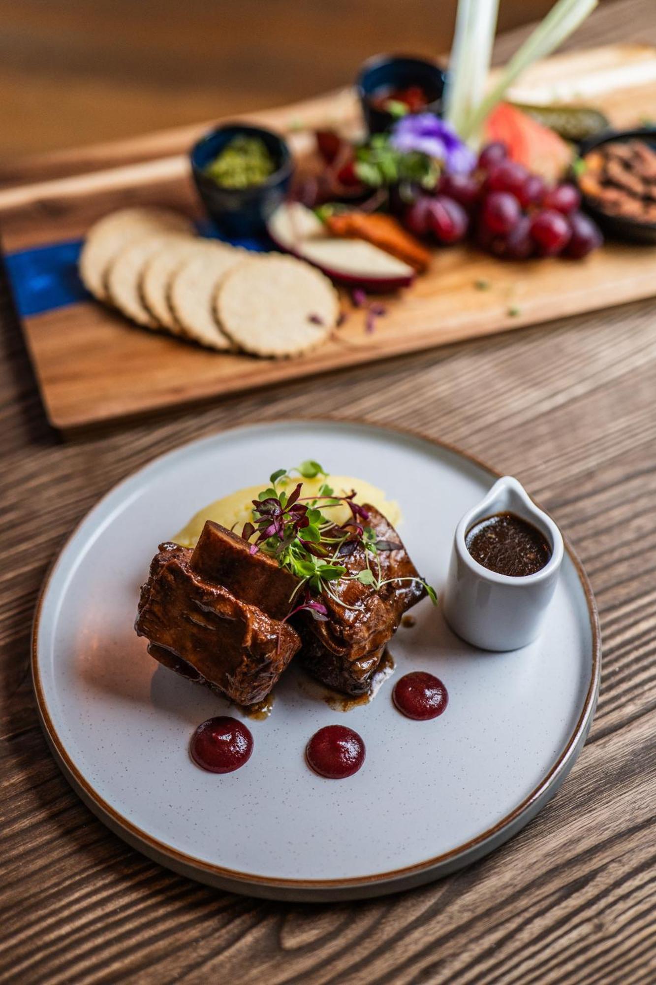 Delmont & View Restaurant Hotel Scarborough