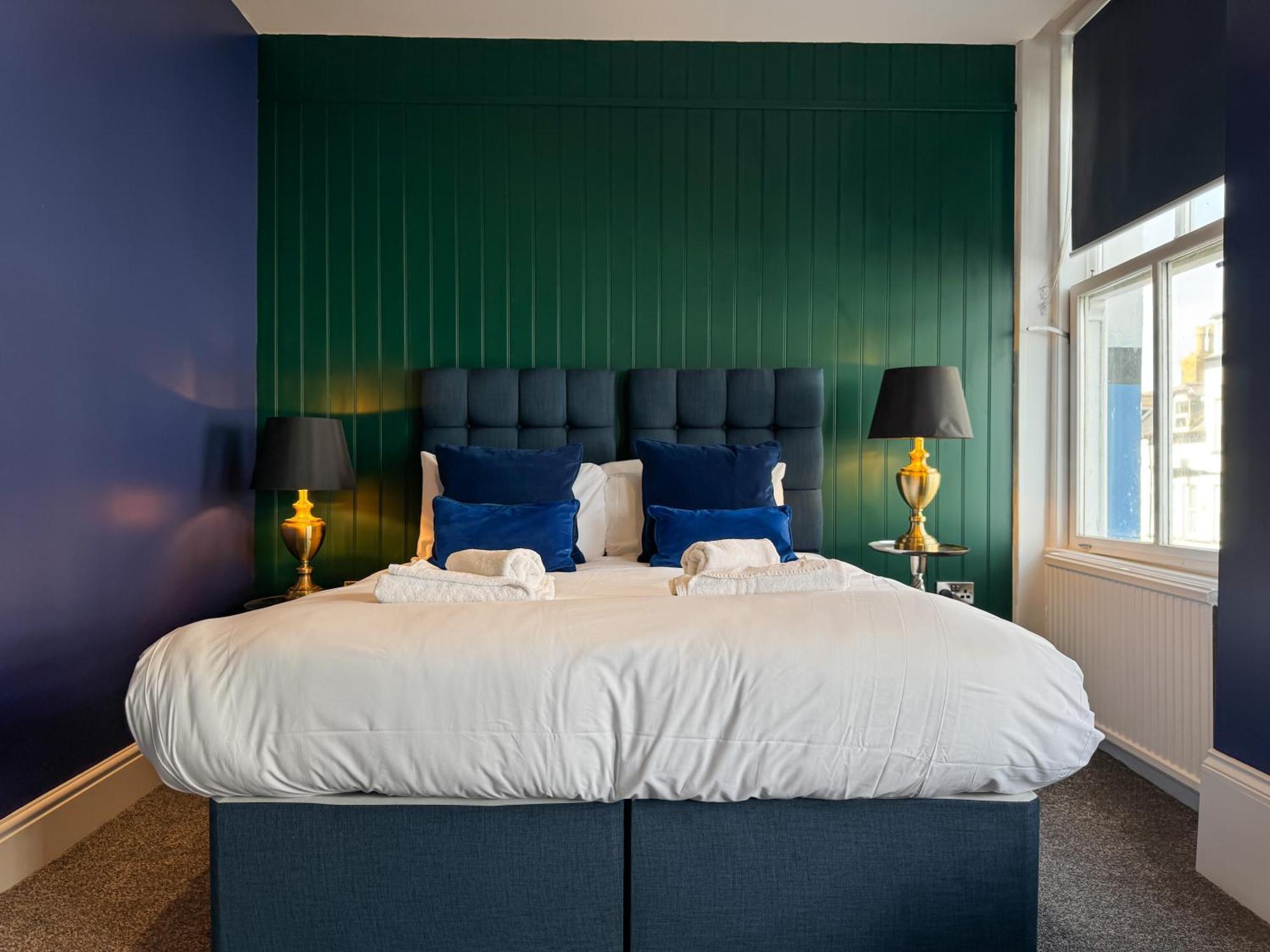 Delmont Hotel 3*