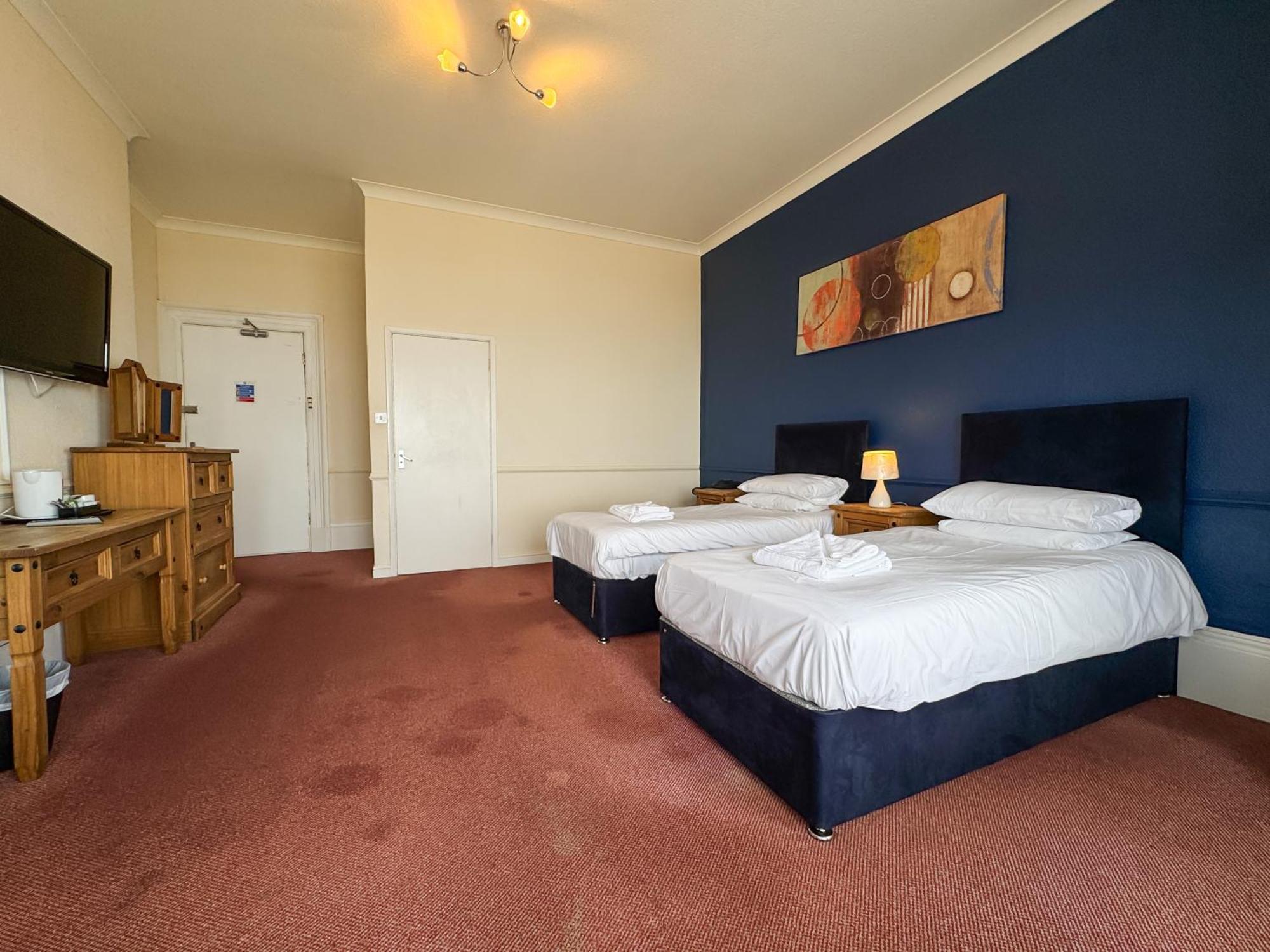 Delmont 3* Scarborough